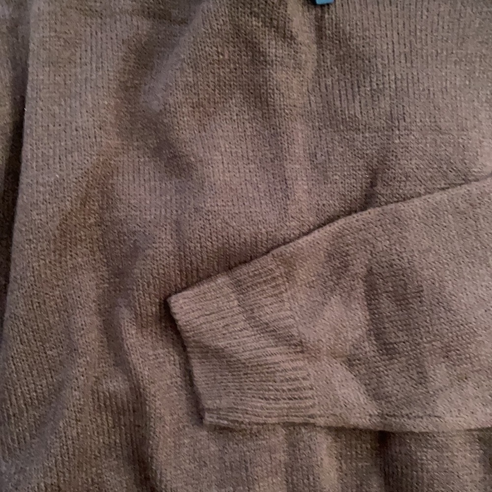Divided sweaters - Picture 3 of 6